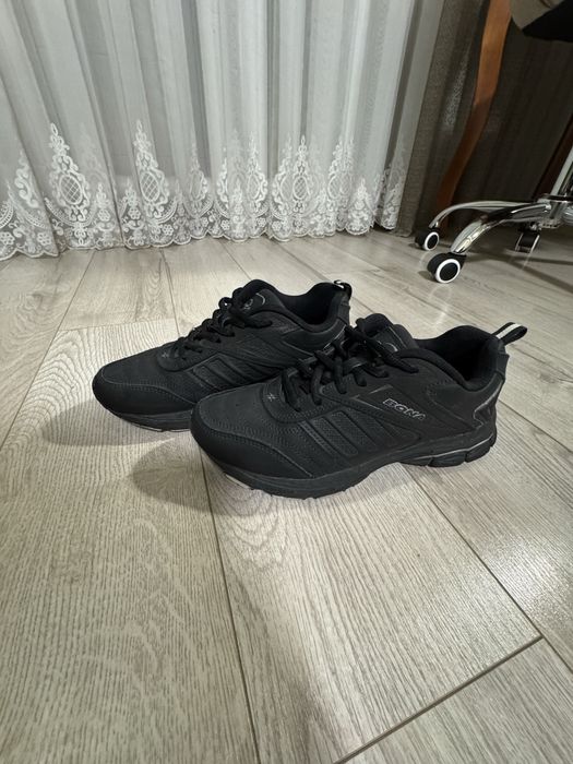 Кросівки , кроссовки Bona, 37р. 23см