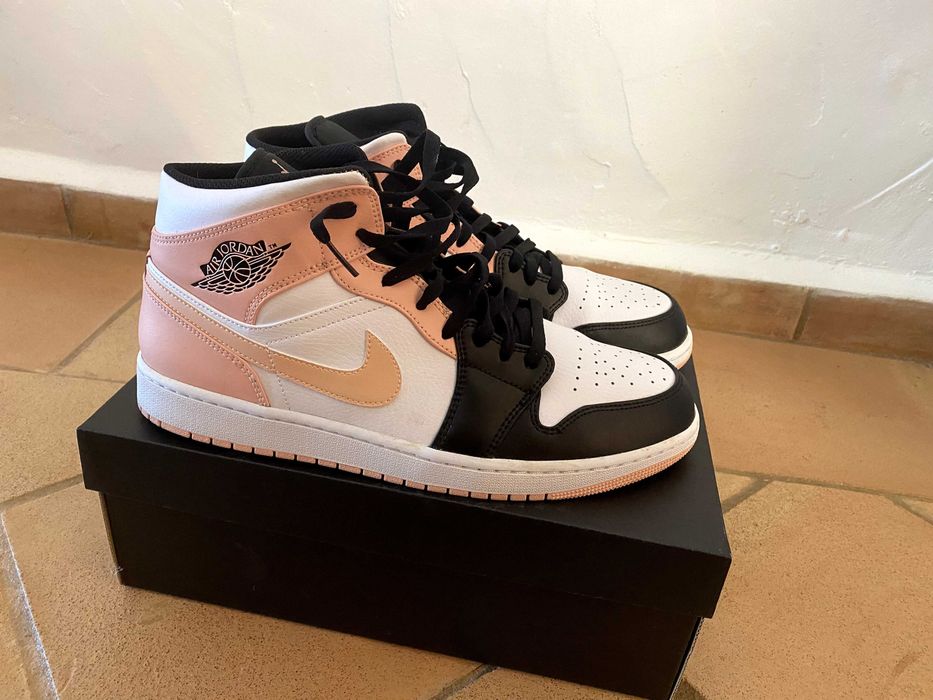 Jordan 1 Mid Artctic Orange Black Toe