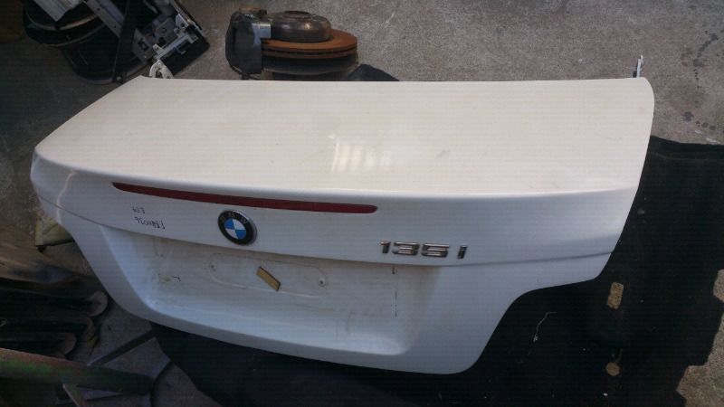 Tampa da mala BMW serie 1 E82 118d 120d 123d