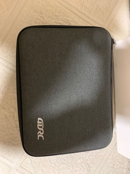 Drone with accessories, like new.64409126477186124