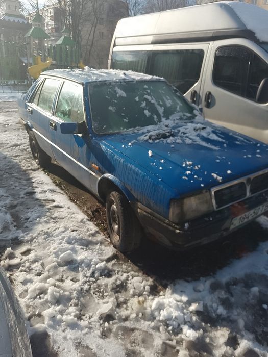 Призма 1981року.,не гнила .Перероблена на карбюратор,не на ходу.Всі деталі по телефону.