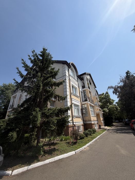 Продаж 4-к кв 150 м2 село Вишеньки   КМ Золоче Набережна буд.7