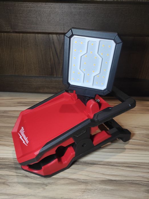Milwaukee 2358-20 M18 - Акумуляторний LED-прожектор