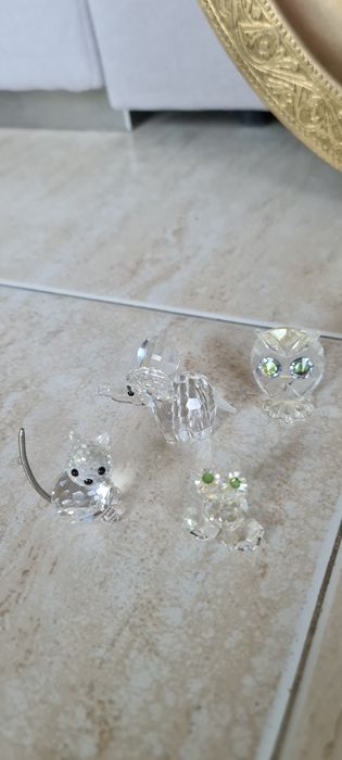 Várias peças Swarovski