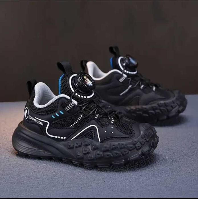 Chłopięce buty sportowe r. 37