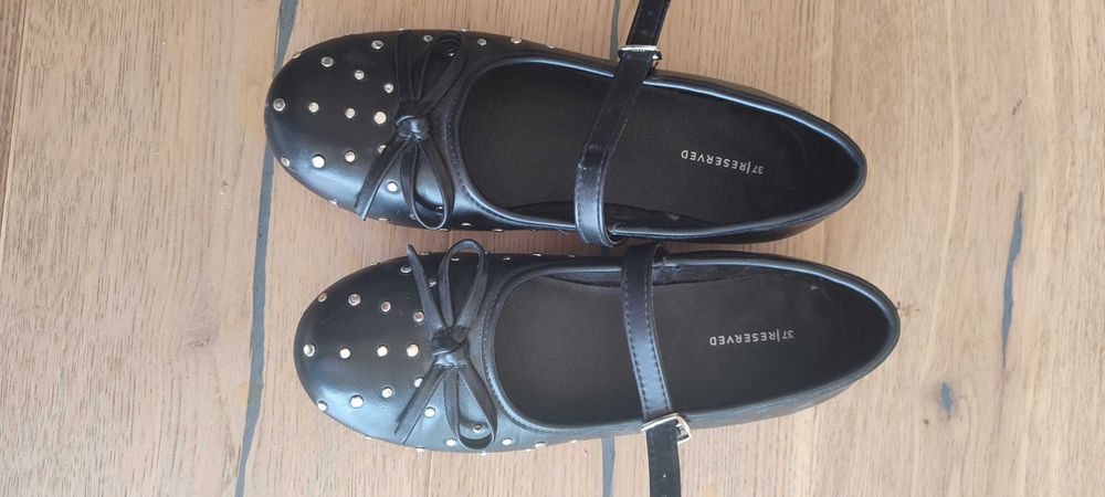 Baleriny z nitami Reserved rozmiar 37 czarne
