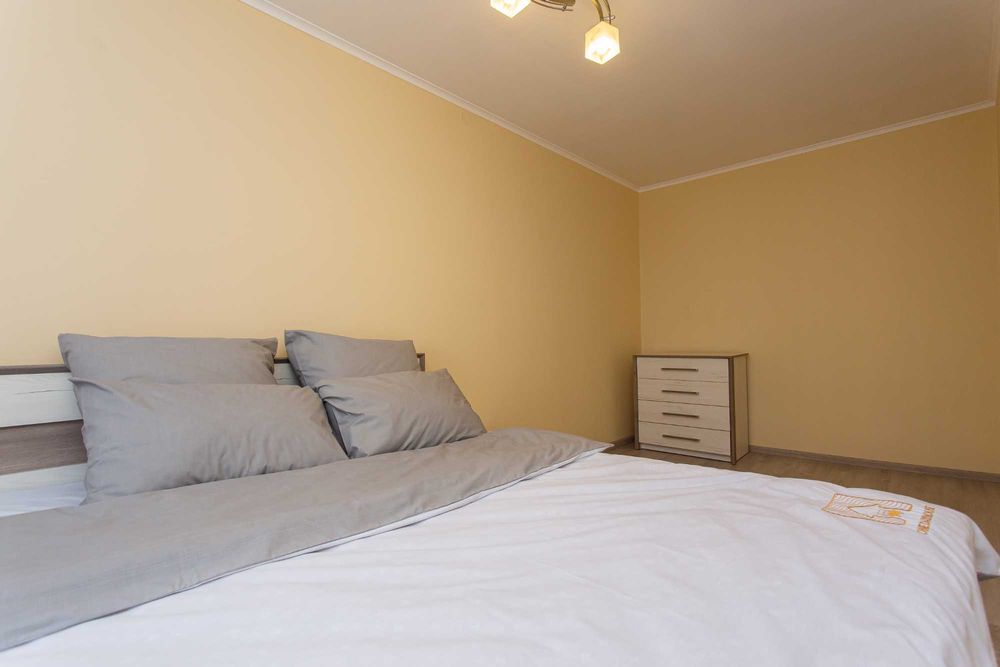 Центр. Острозького. Цум. 2 кімнати. Квартира подобово