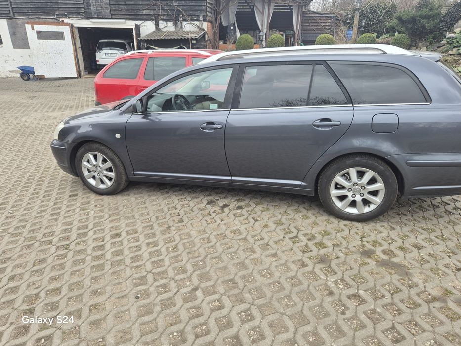 Toyota Avensis T25 disel 2.2