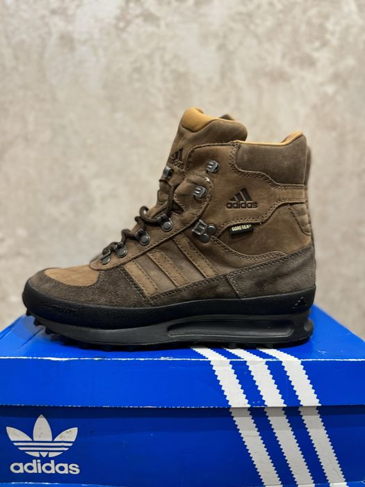 Adidas Gore- Tex  Трекінгові terrex кросівки ботінки  traxion  39,5