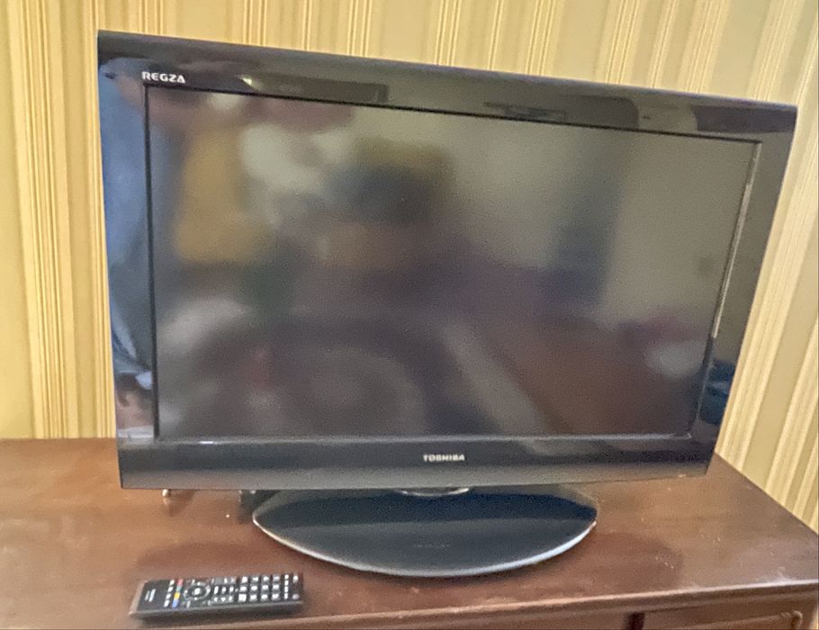 Telewizor Toshiba LCD 32" – sprawny, mało używany