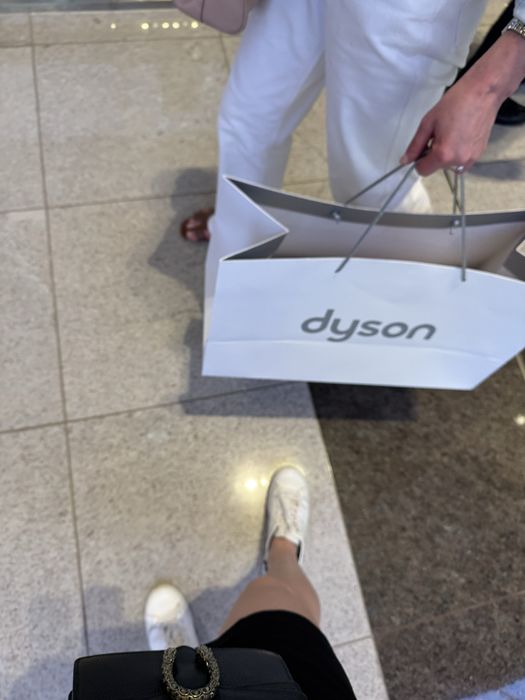 Дайсон dyson air straight strawberry