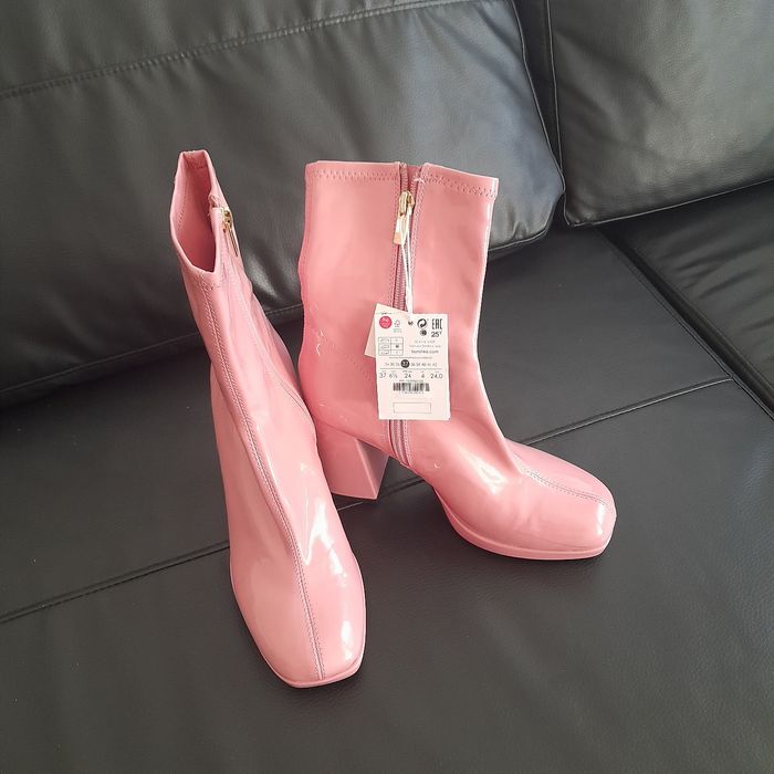 Bota rosa clássica da Bershka