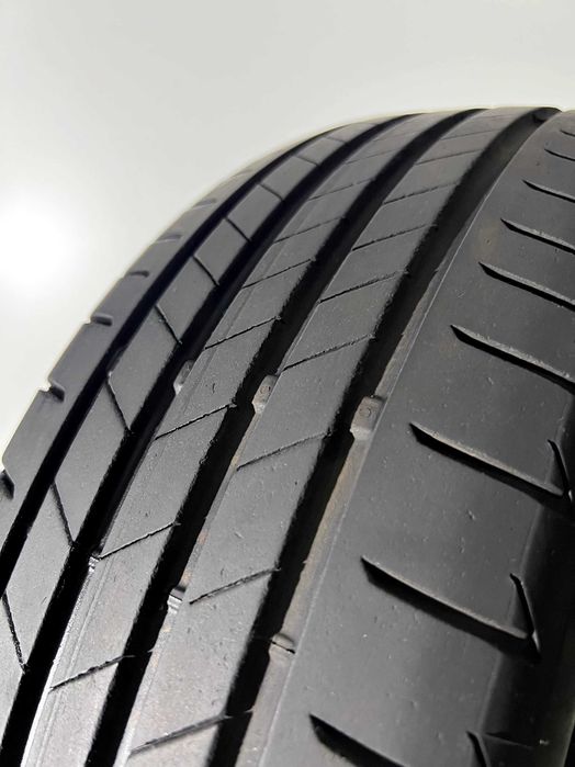 Pneus Bridgestone Turanza T005 - 185/65/15 - Excelentes