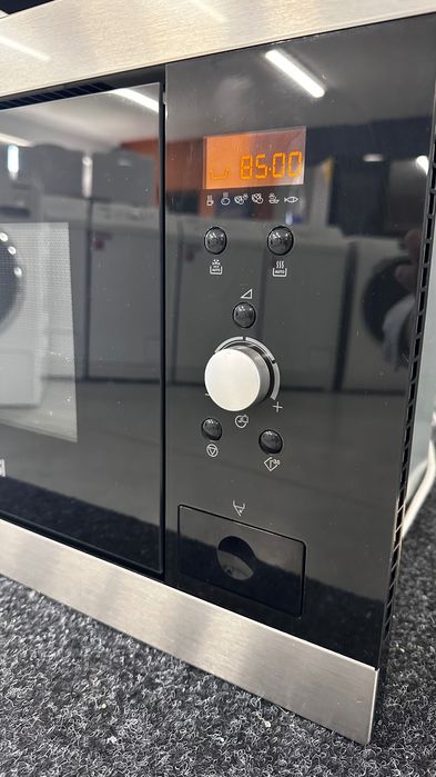 ціну знижено! Вбудована Мікрохвильовка Zanussi ZBM17542xA