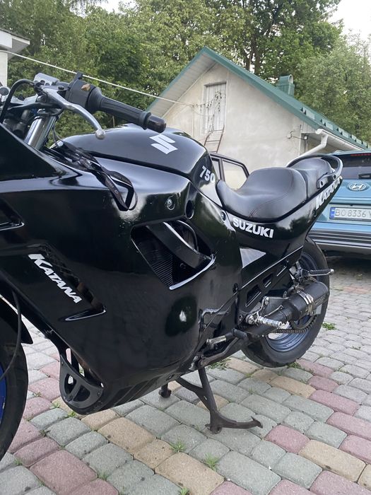 Suzuki katana 750