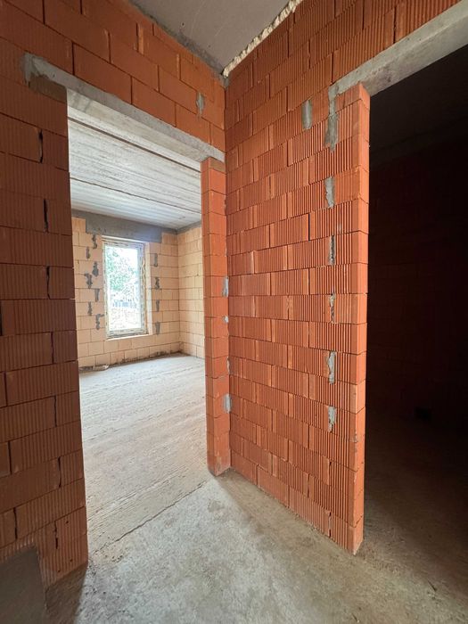 Таунхаус біля лісу та Центрального парку з центральними комунікаціями