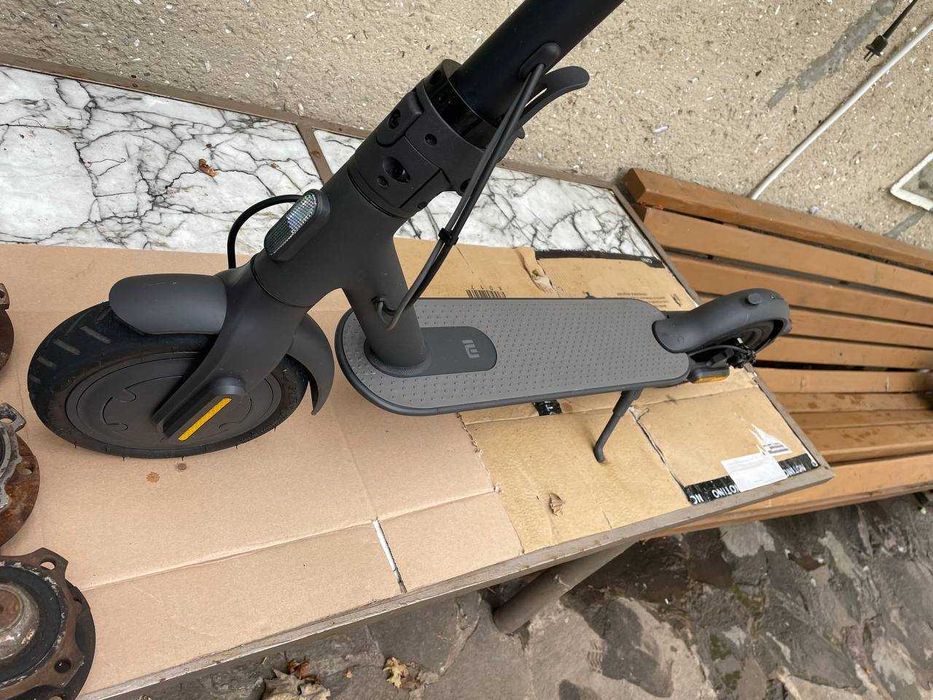 Електросамокат Xiaomi Mi Electric Scooter Essential (майже новий, оригінальний)