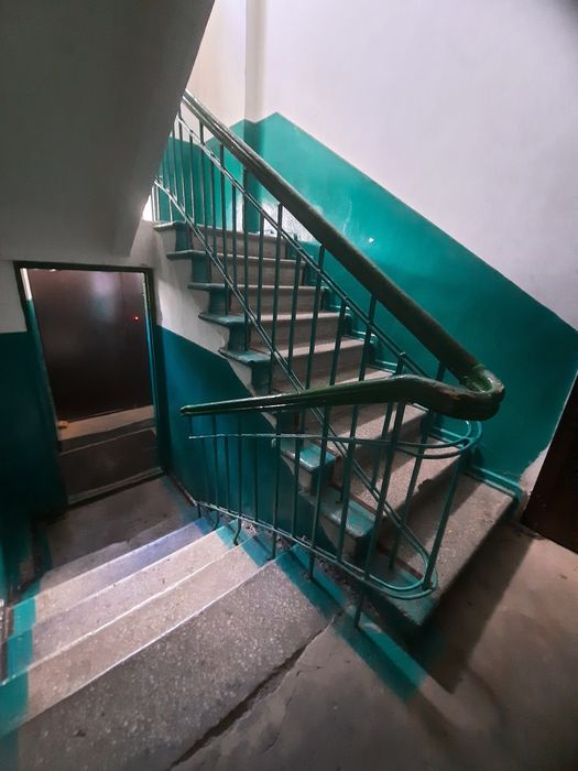 3 кімнатна  квартира  ,,сталінка"   в самому  центрі. Ціну знижено.