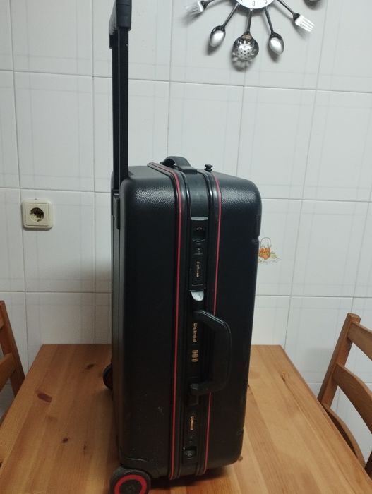 Mala de viagem Diplomat rígida preta – 58 × 38 × 22 cm