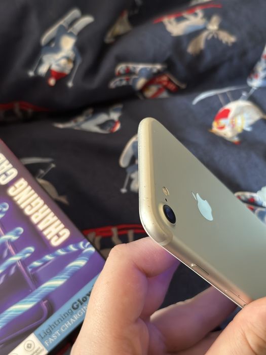 iPhone 7 32GB Silver (Гарний стан) подарунки!!!