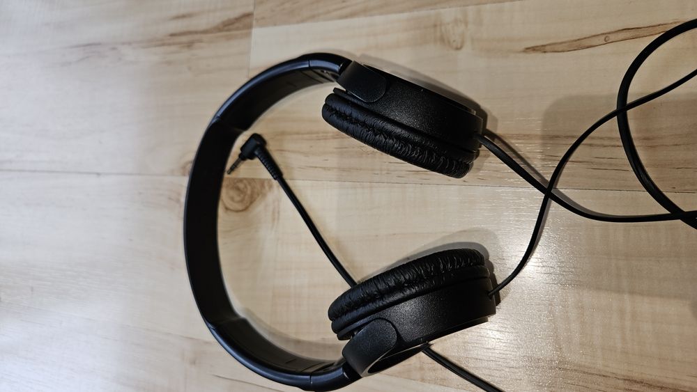 Słuchawki nauszne Sony na kabel