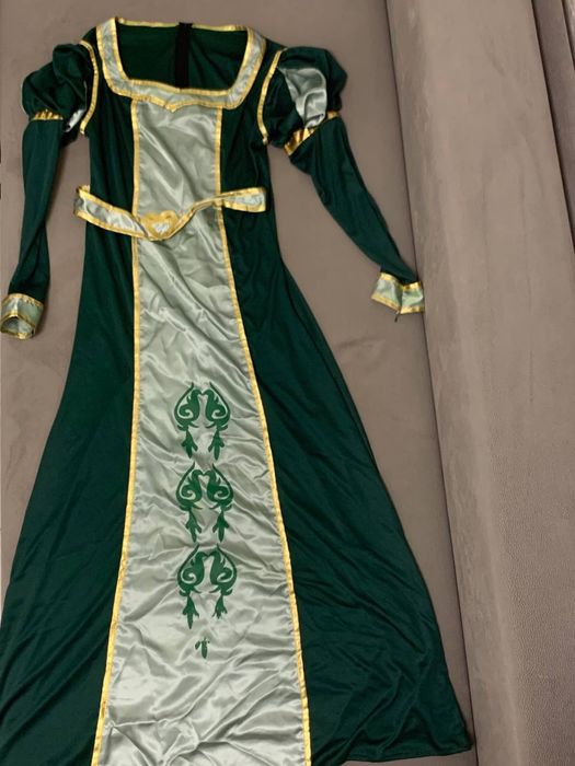 Карнавальный костюм фионы.