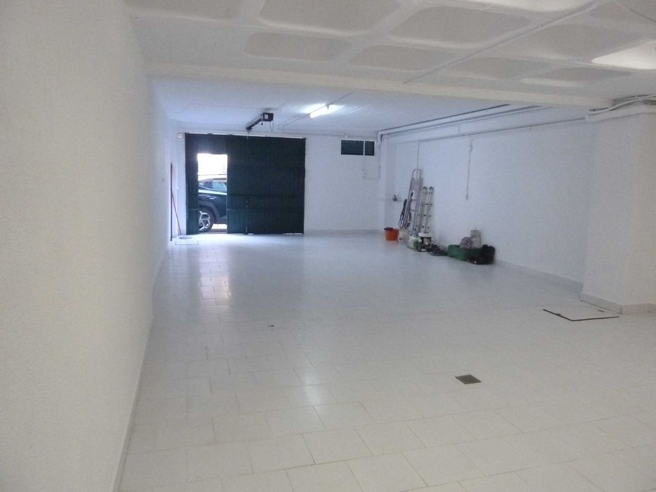 Alugo Armazém Massamá