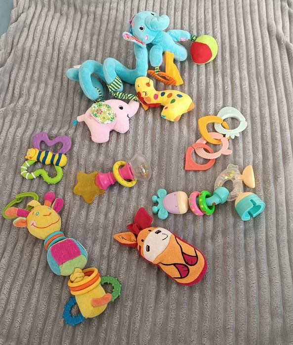 Розвиваючі дитячі іграшки