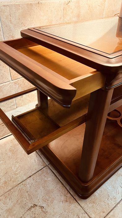 Carrinho de chá e bar em cerejeira.