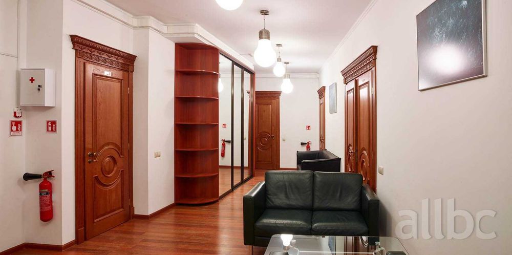 Сдается в аренду офис 219м.кв. Крутой спуск