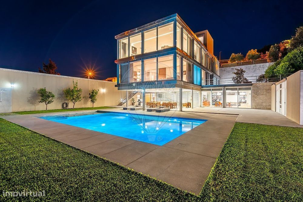 Moradia T4 para venda