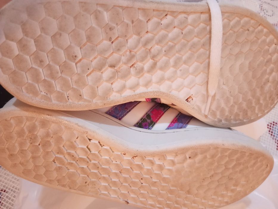 Tênis ADIDAS mulher 40 X Farm Rio Grand Court Couro Floral