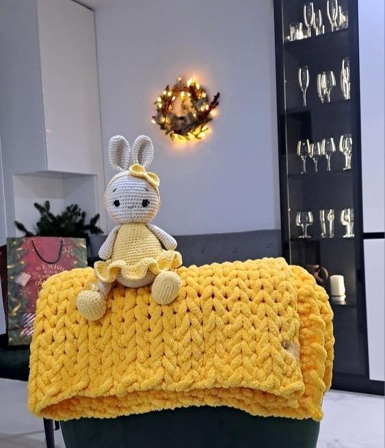 Пледики , крижма з плюшевої пряжі,ручна робота.