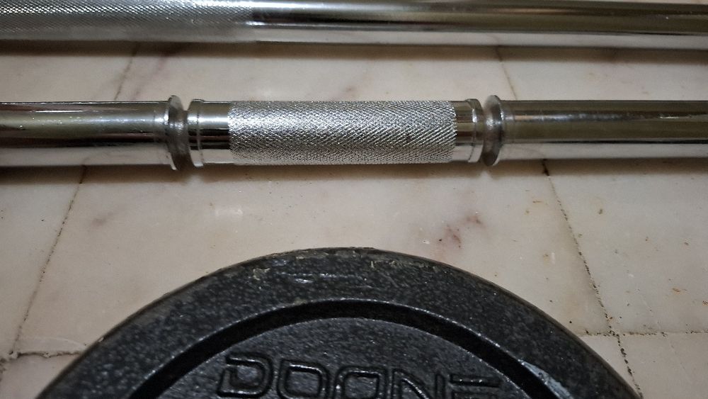 Barra 120cm 30mm 2 discos 5kg e barra harter 45cm 30mm