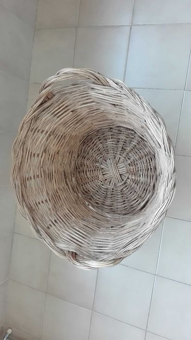 cesto grande arrumação de lenha