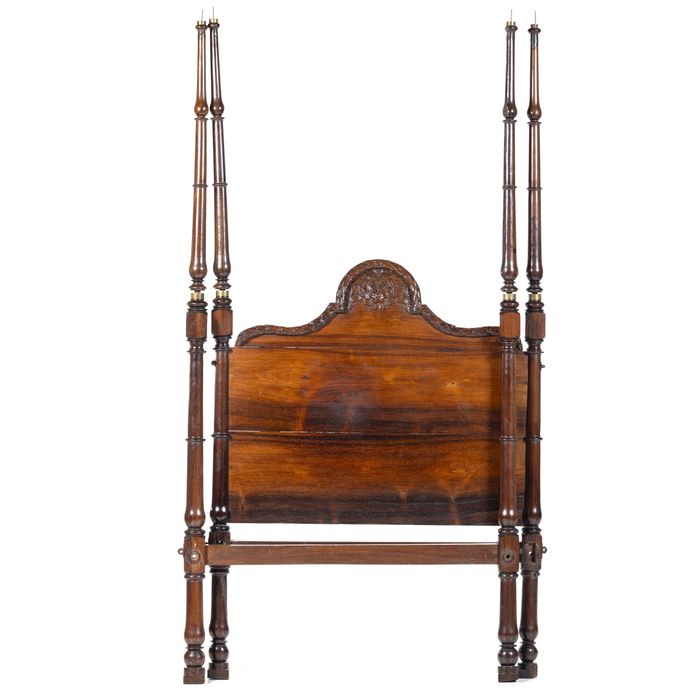 Cama de dossel em pau-santo - Século XVIII