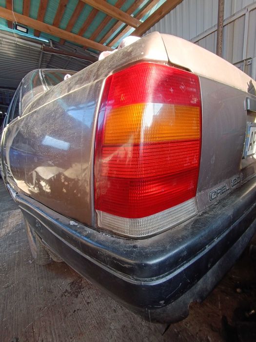Стоп Опель Омега А Задние фары Стопы Opel Omega A Седан