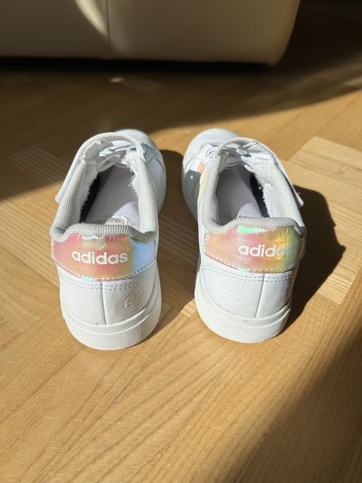 Buty Adidas rozm. 36 i 2/3, długość wkładki 23,5 cm