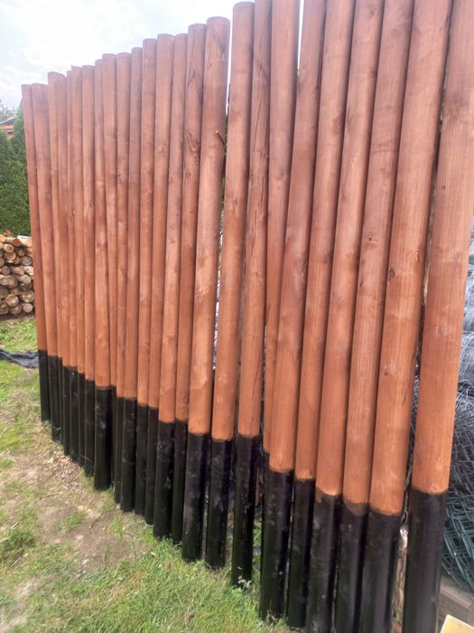 Parkur słupki toczone okrąglaki przeszkody dla koni stemple drewniane