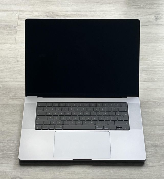 OUTLET MacBook Pro 2023 M2 Pro 16/512 Bateria 100% FV23