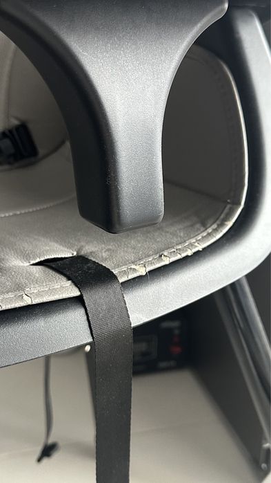 Стільчик для годування MoMi REKI 2в1