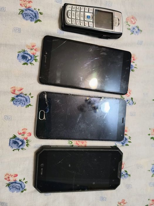 Продам телефони не працюючі