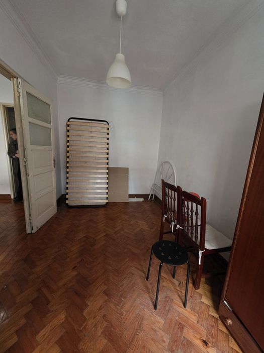 Apartamento T2 com Terraço – Santos ao Rego, Avenidas Novas