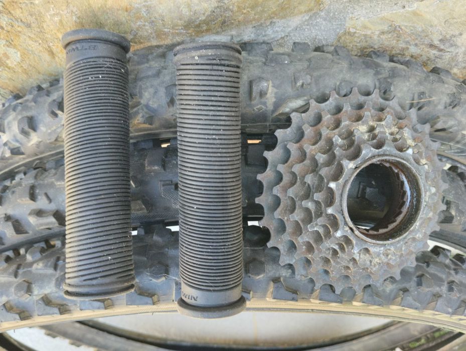 Bicicleta BTT, com muitos upgrades, Ler descritivo