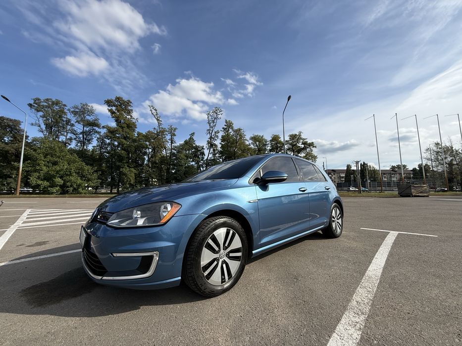 Продажа автомобиля Volksvagen E Golf 2016 24 kВт