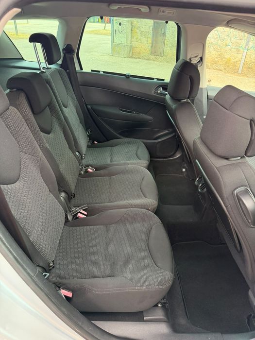 Peugeot 308 SW — fotografia 11