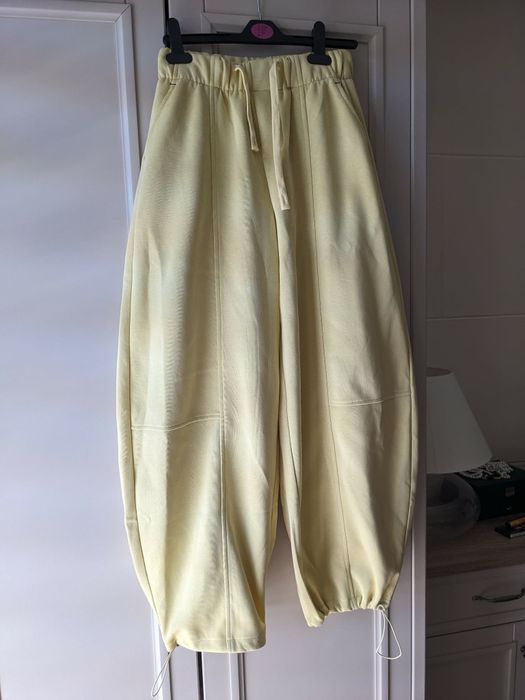 Spodnie dresowe balloon s nowe