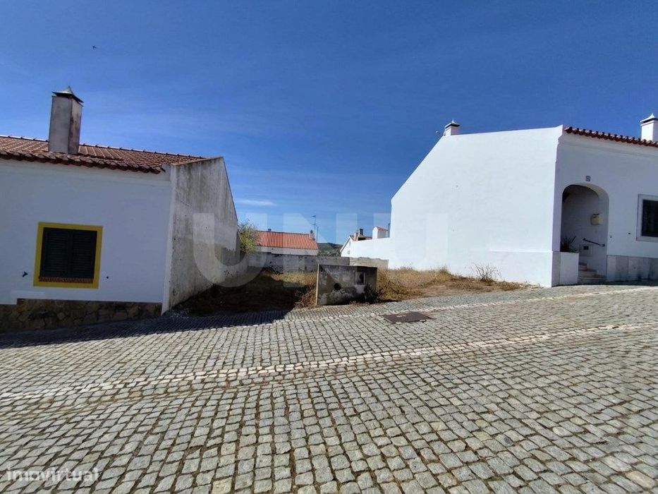 Terreno Urbano em Alqueva - Oportunidade Única para Habitação ou Tu...
