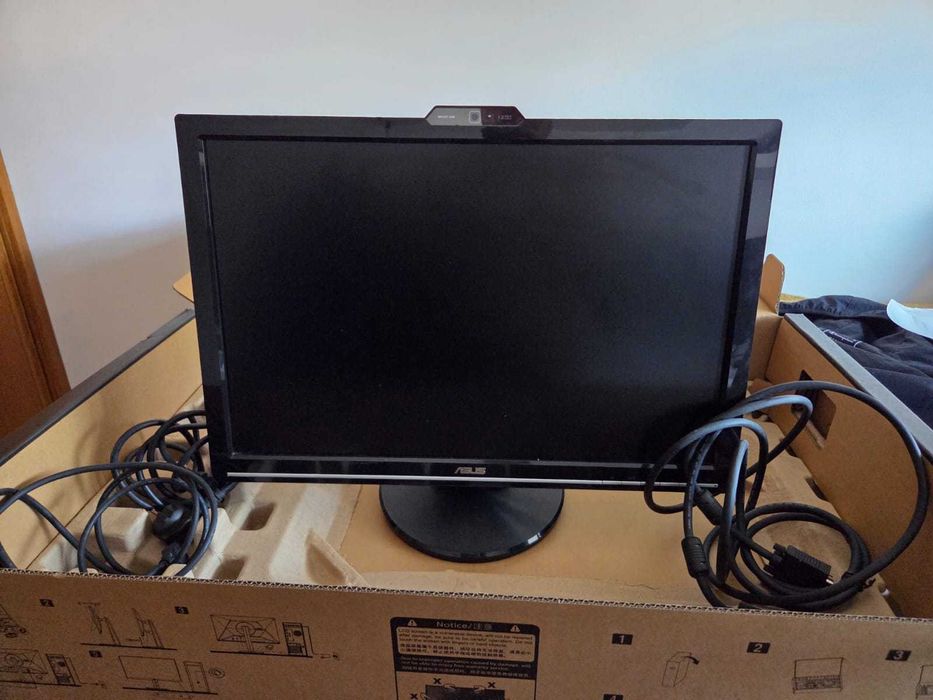 Monitor ASUS VK221D - 21.6" WSXGA+ (1680x1050) - Excelente estado!