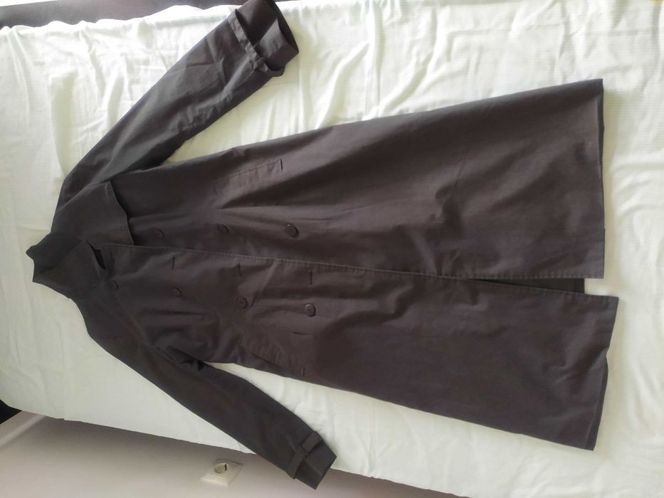 gabardina corta vento preto